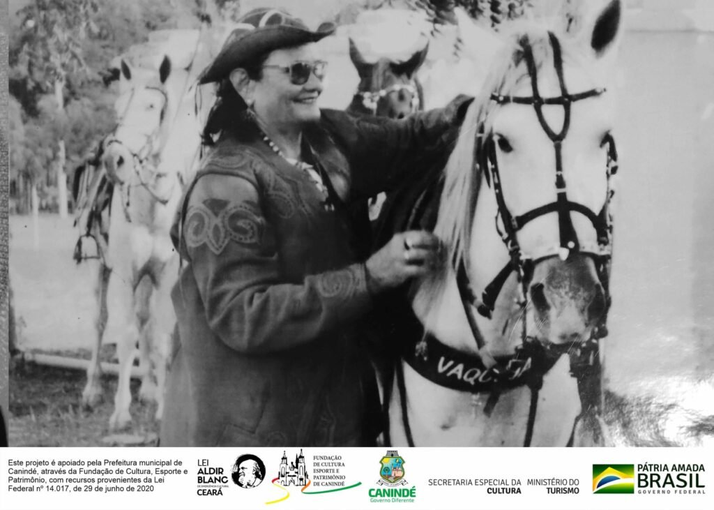 Vaqueira canindeense Dina Martins participando da vaquejada de Itapebussú (2006).